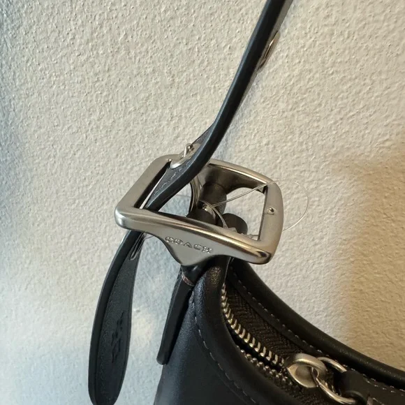 COACH Hamptons Hobo Bag - Picture 3 of 5